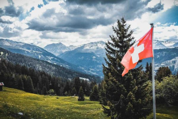 Das neue Cloud-Verbot für Schweizer Behörden schränkt den Einsatz internationaler Cloud-Dienste stark ein. Warum Microsoft 365, AWS & Co. betroffen sind und welche Folgen das für Governance, Risk und Compliance von Unternehmen hat.